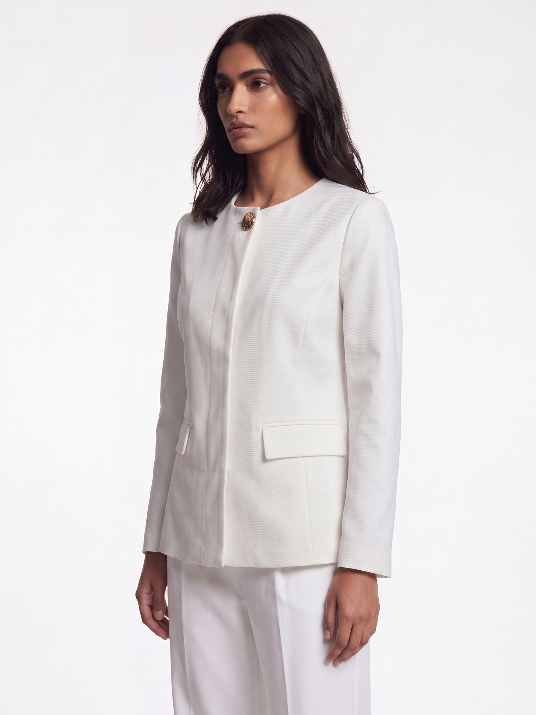 Hana White Blazer