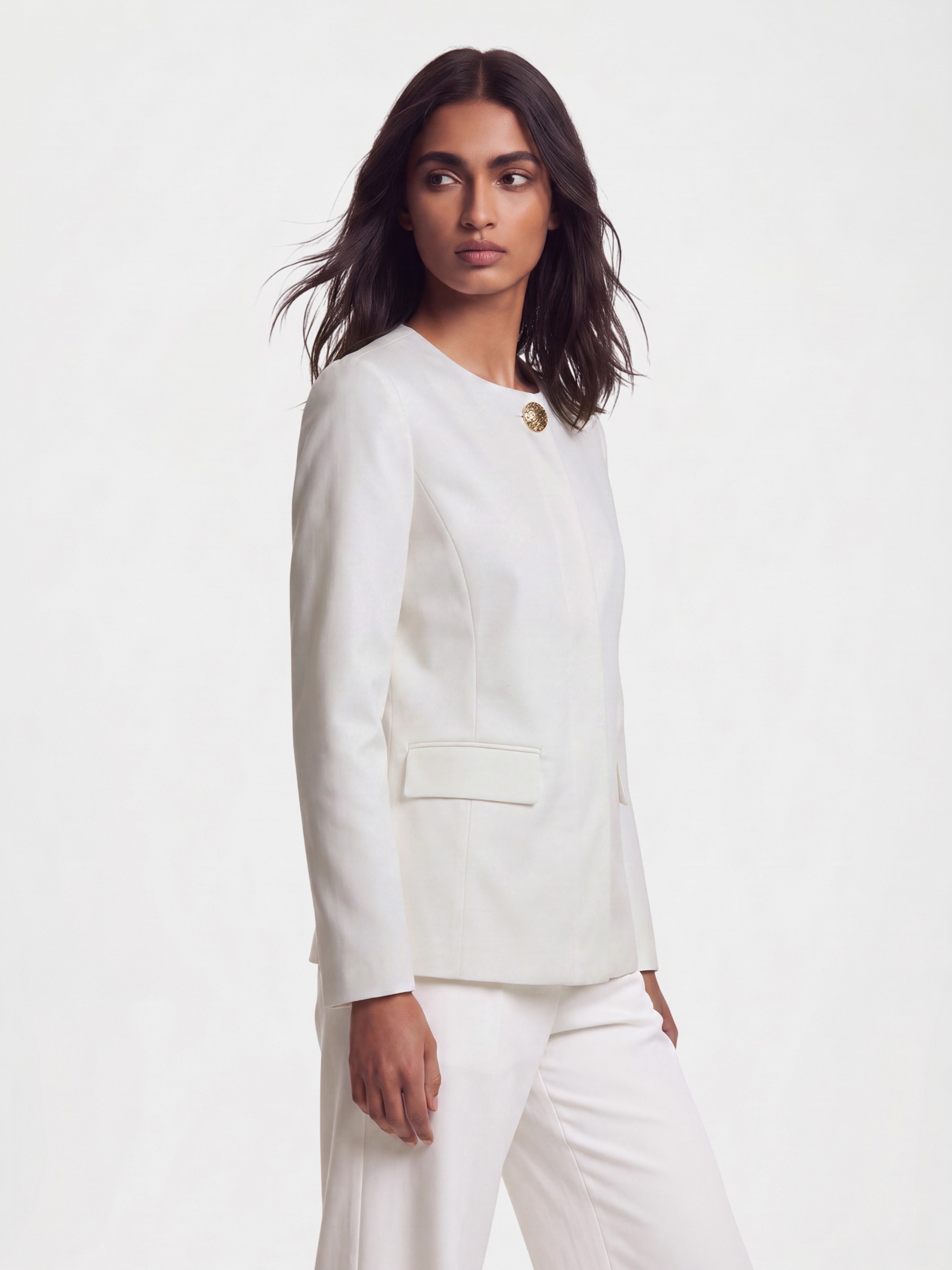 Hana White Blazer