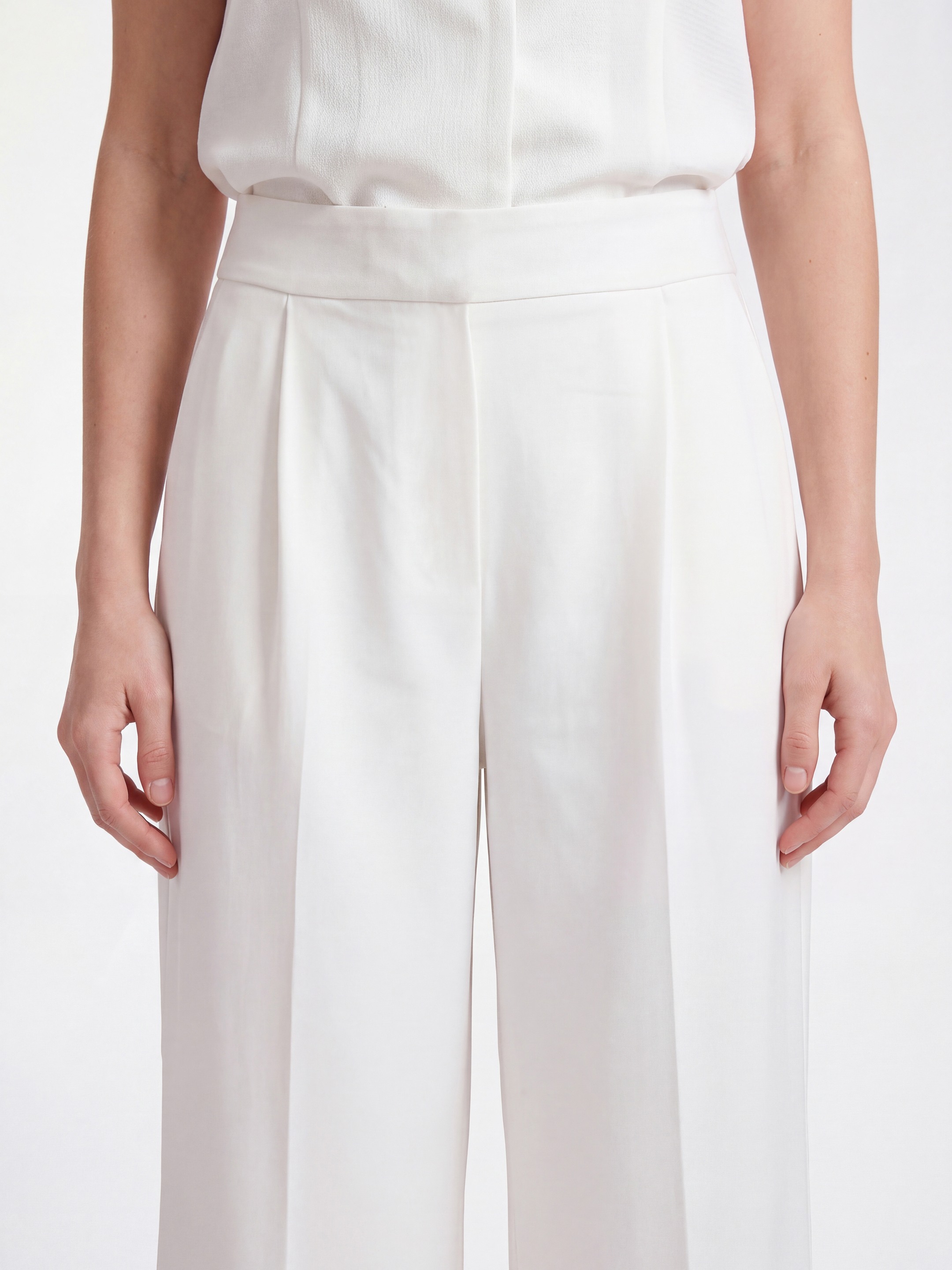 Hana White Trouser