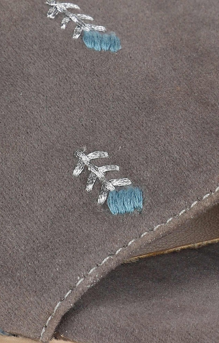 W | W Grey Square Toe Embroidered Block Heel 4