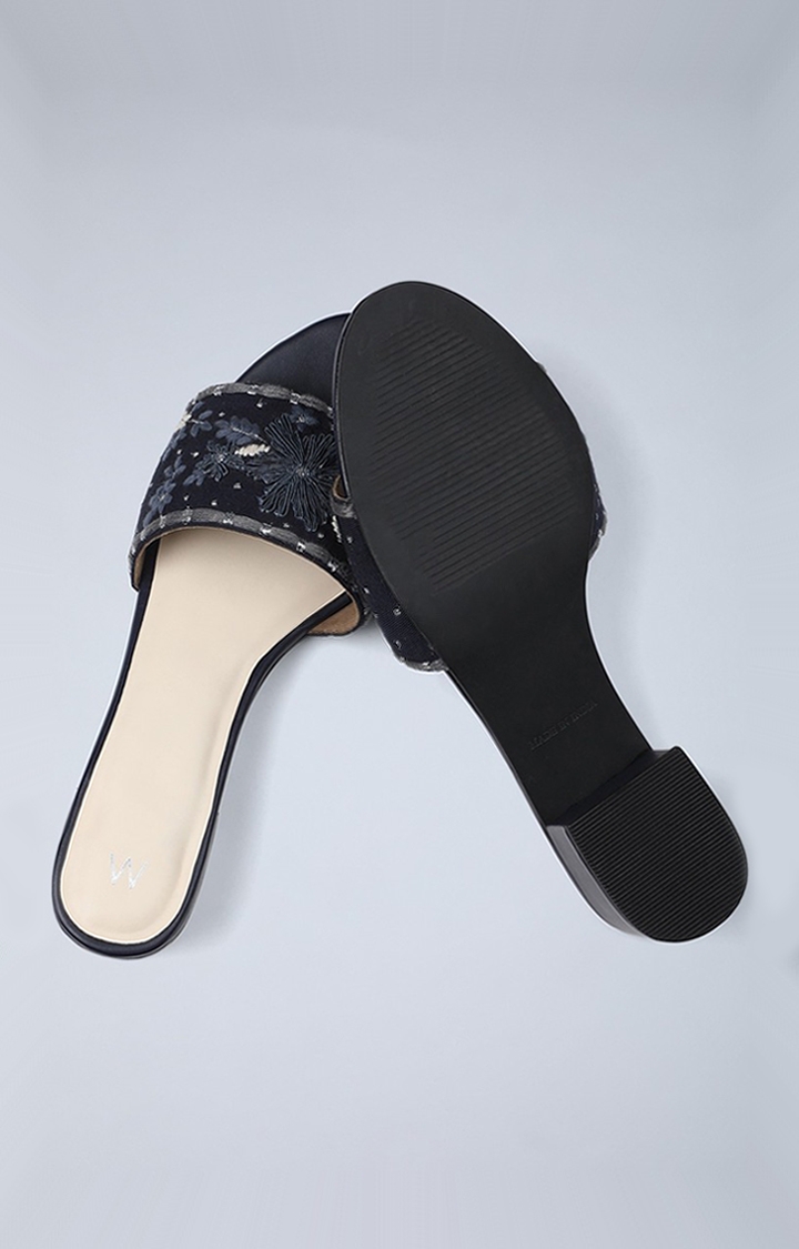 W | Almond Toe Embroidered Block Heel 2