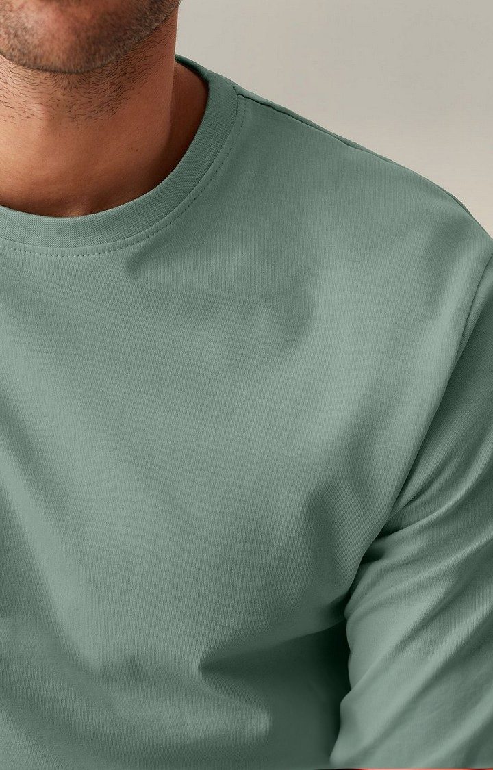 Men's Green Solid Regular T-Shirt