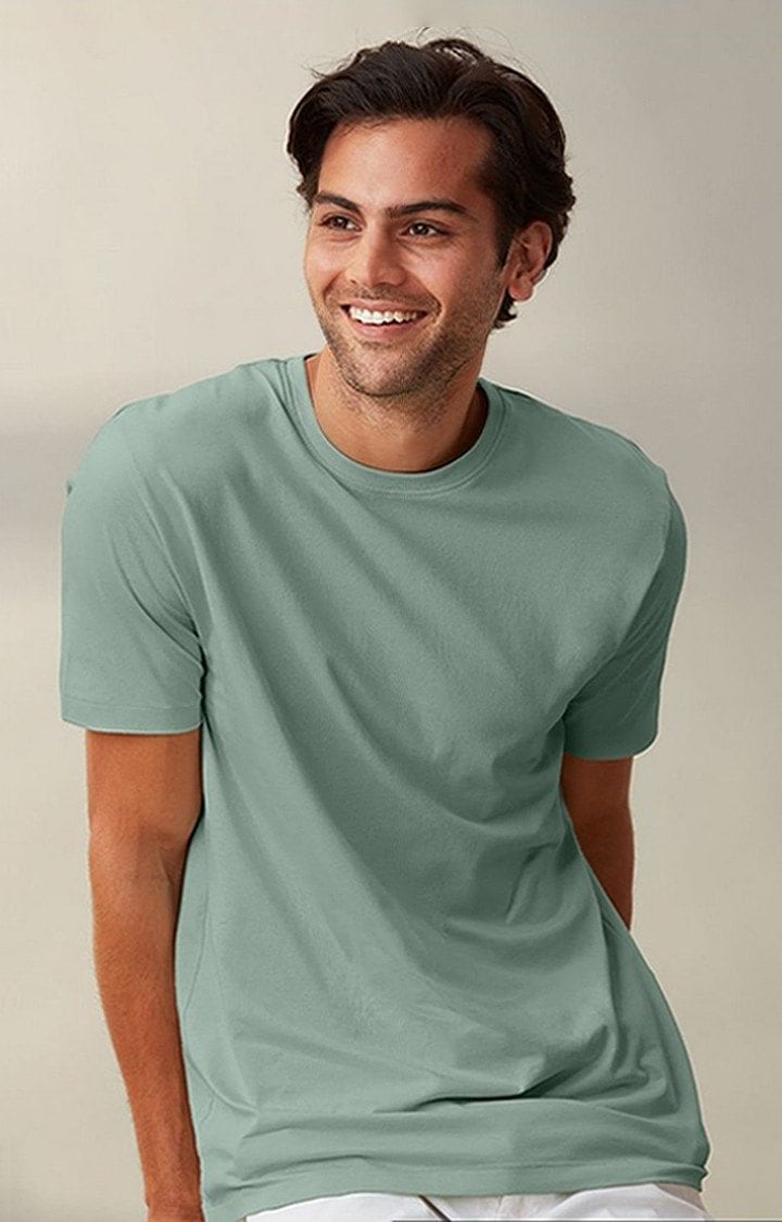 Men's Green Solid Regular T-Shirt