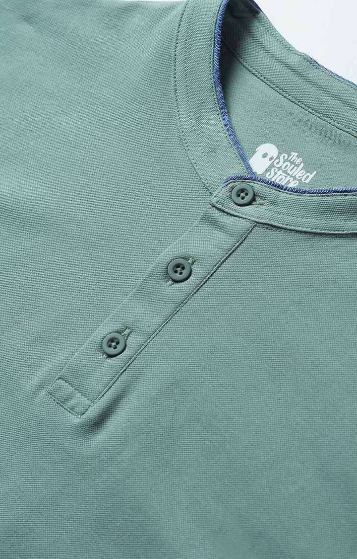 Men's Green Solid Regular T-Shirt