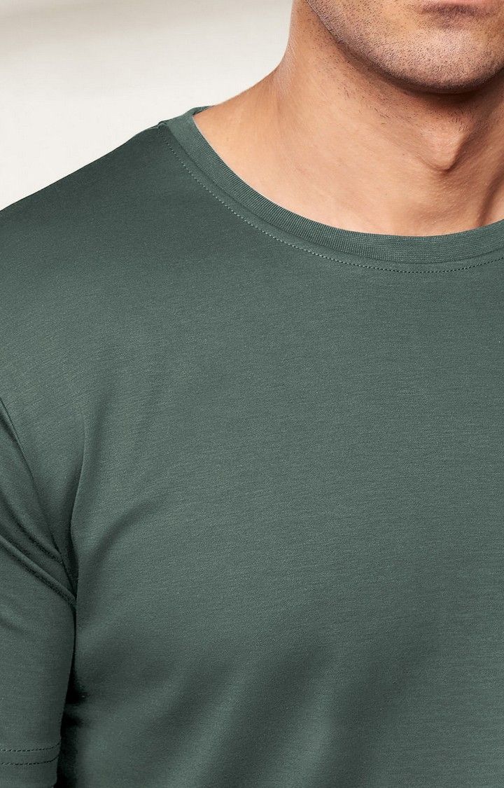 Men's Green Solid Regular T-Shirt