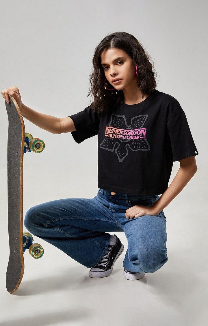 Women's Stranger Things: Demogorgon Hunting Crew Black Printed Crop Top