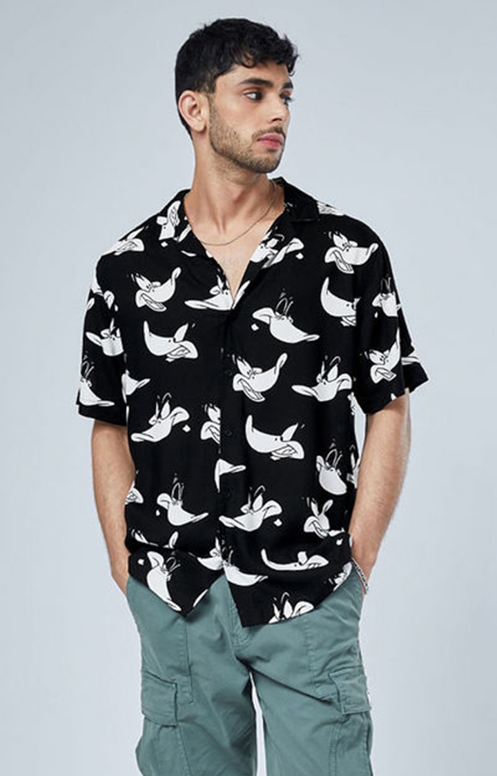 Men's Daffy Duck: Go Hawaii Black Printed Casual Shirt