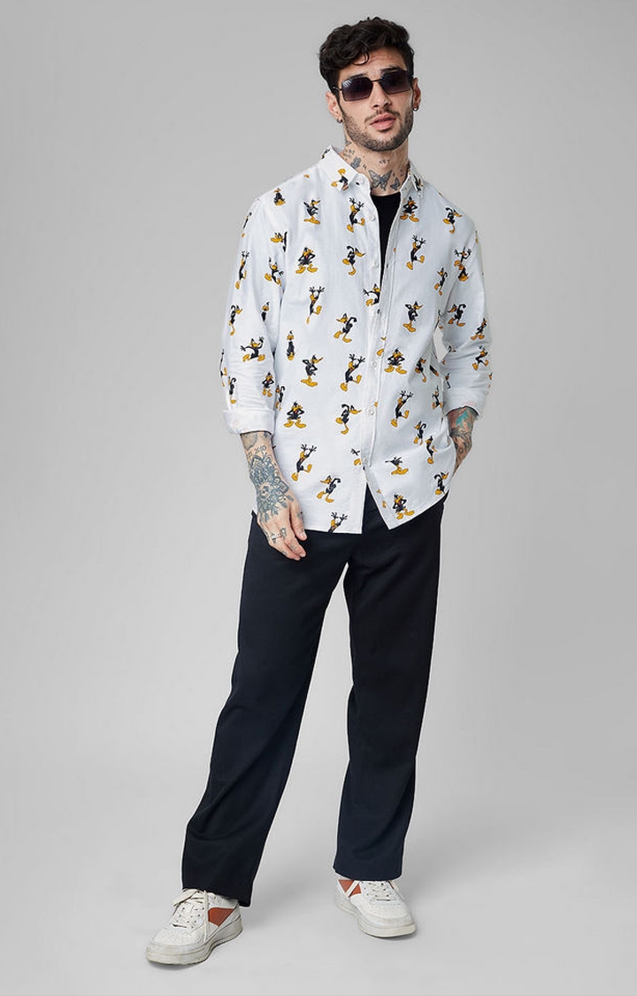 Men's Daffy Duck White Printed Casual Shirt