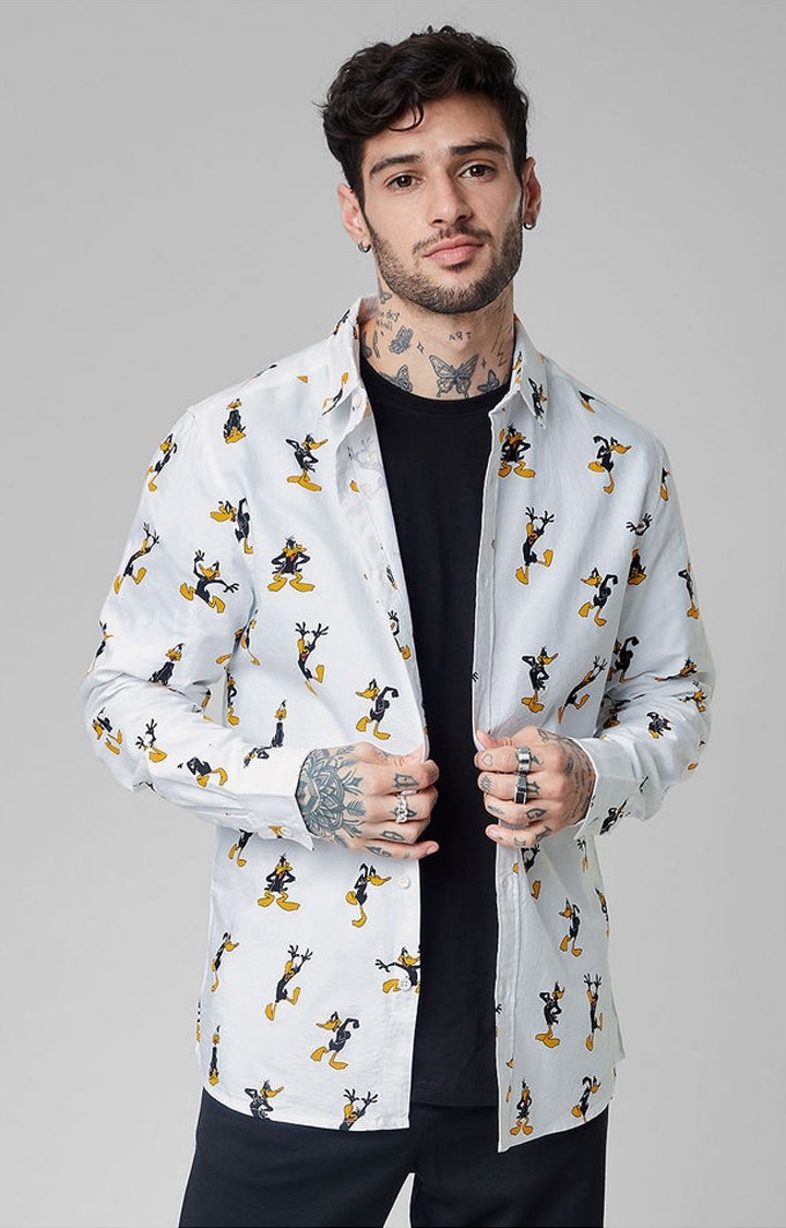 Men's Daffy Duck White Printed Casual Shirt