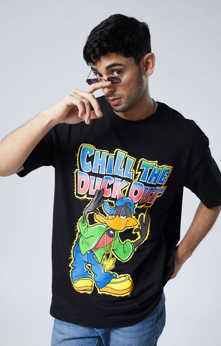 Men's Daffy Duck: Chill Out Black Printed Oversized T-Shirt