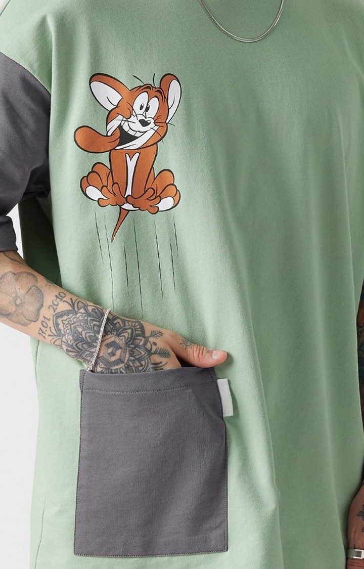 Men's Tom & Jerry: Toasted Green Graphic Printed Oversized T-Shirt