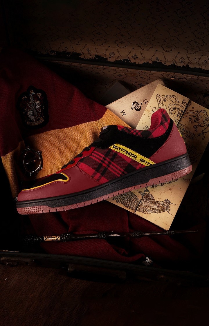 Men's Harry Potter: Gryffindor Maroon Sneakers