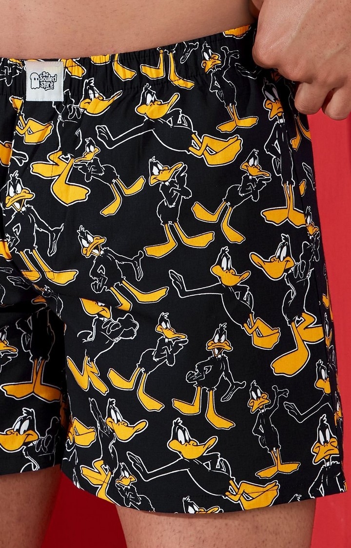 Men's Looney Tunes Daffy Duck  Black Cotton Printed Shorts