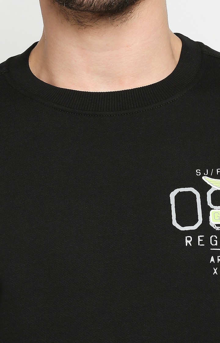 Spykar Black Cotton Regular Fit Sweatshirt For Men