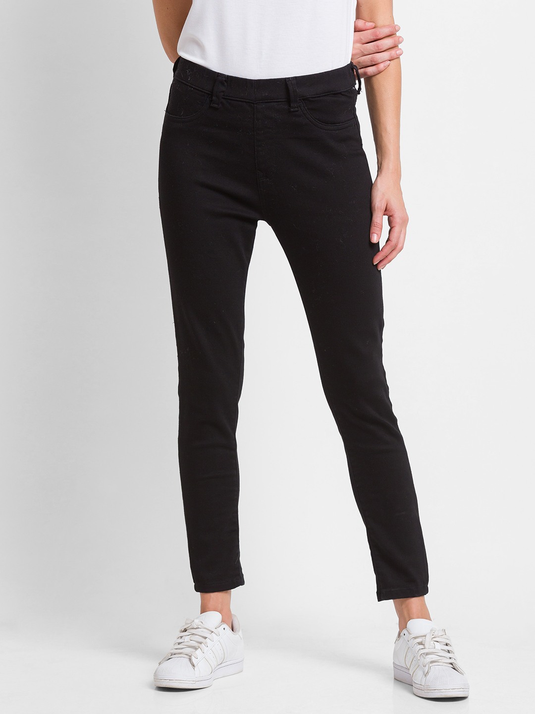 Women's Black Lycra Solid Slim Jeans