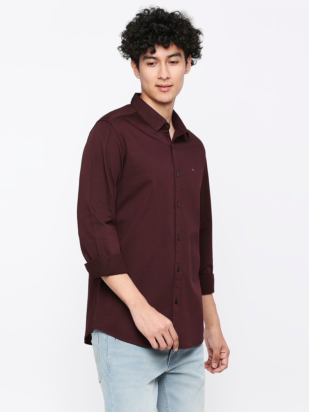 Spykar Men Wine Red Cotton Slim Fit Plain Shirt