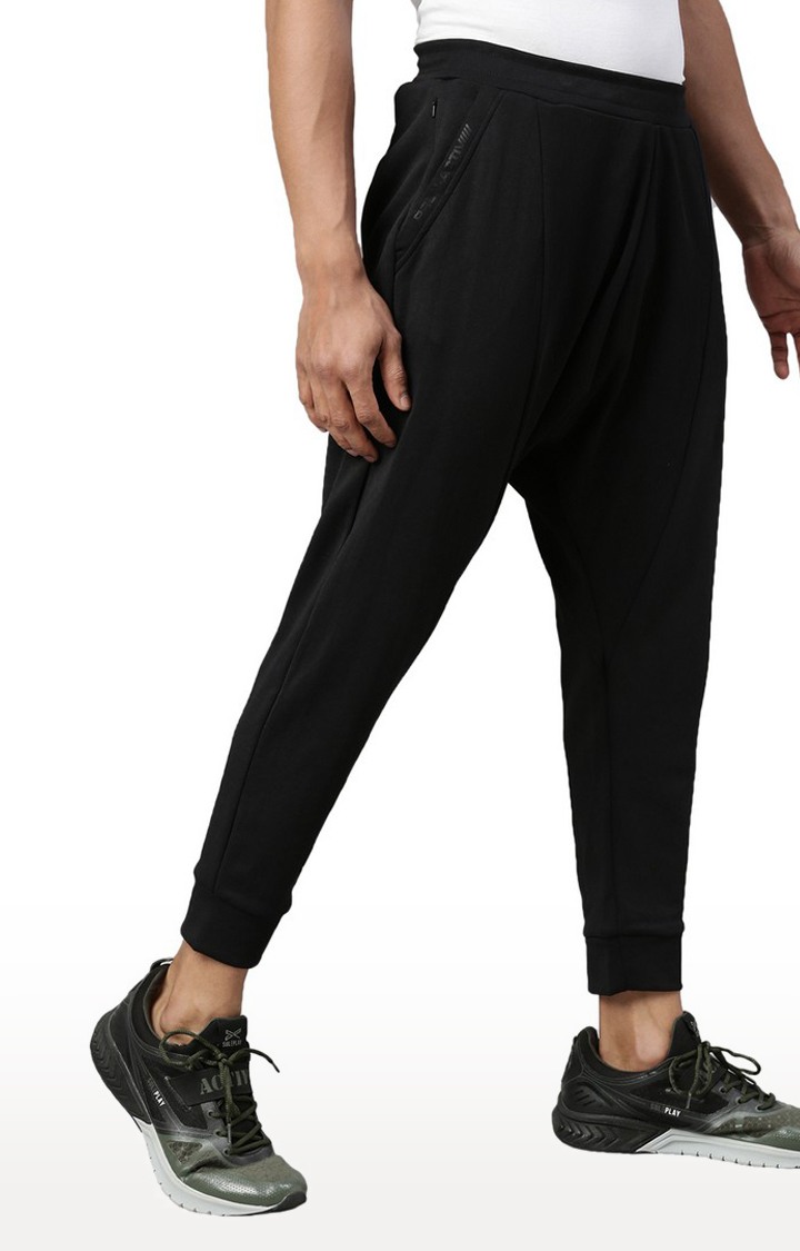 Men's Black Cotton Blend Typographic Activewear Jogger