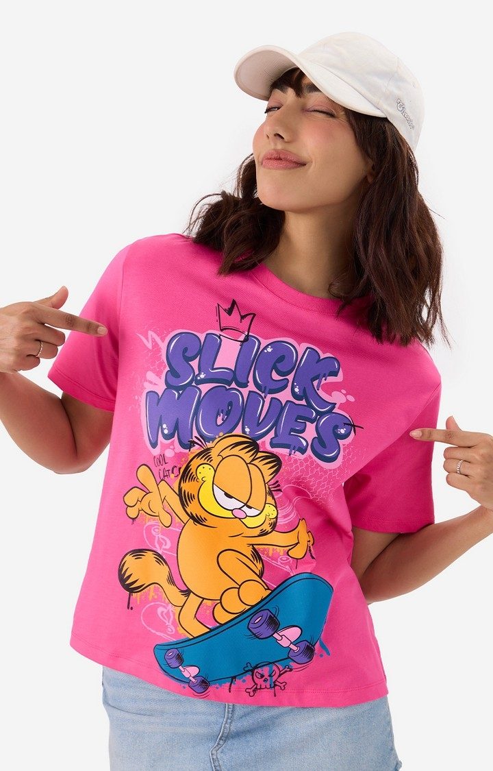 Women's Garfield: Slick Moves Women's Relaxed Fit T-Shirt