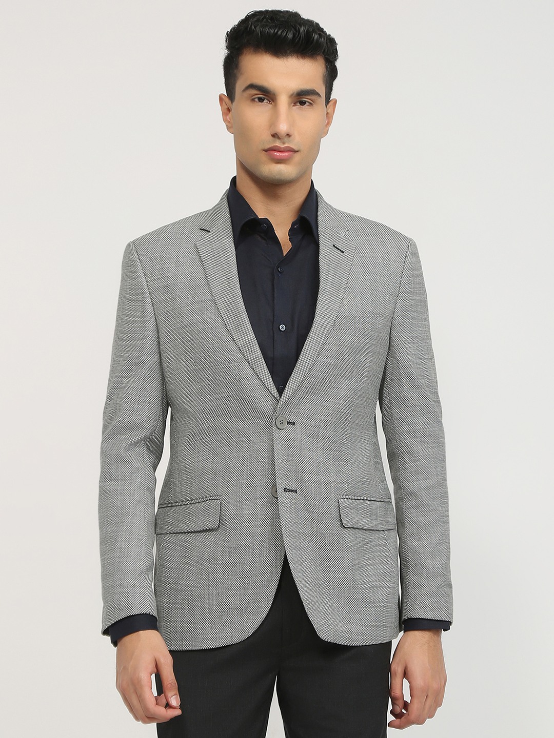 Mens Contemporary Fit Dobby Pattern Poly Viscose Blend Notch Lapel Full Sleeve Formal Jacket
