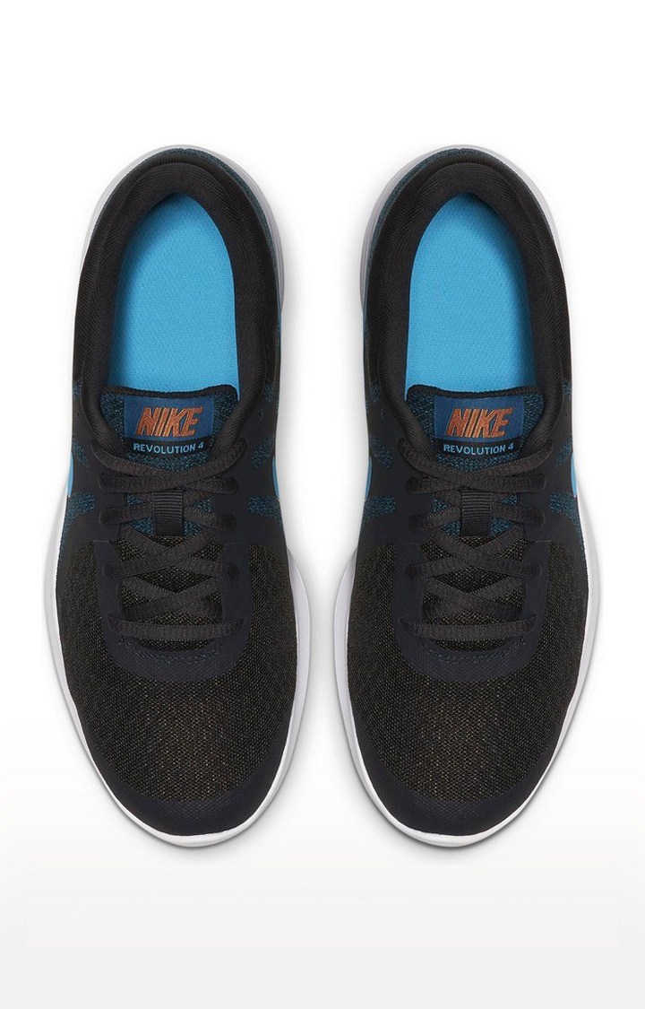 Nike boys black shoes hotsell
