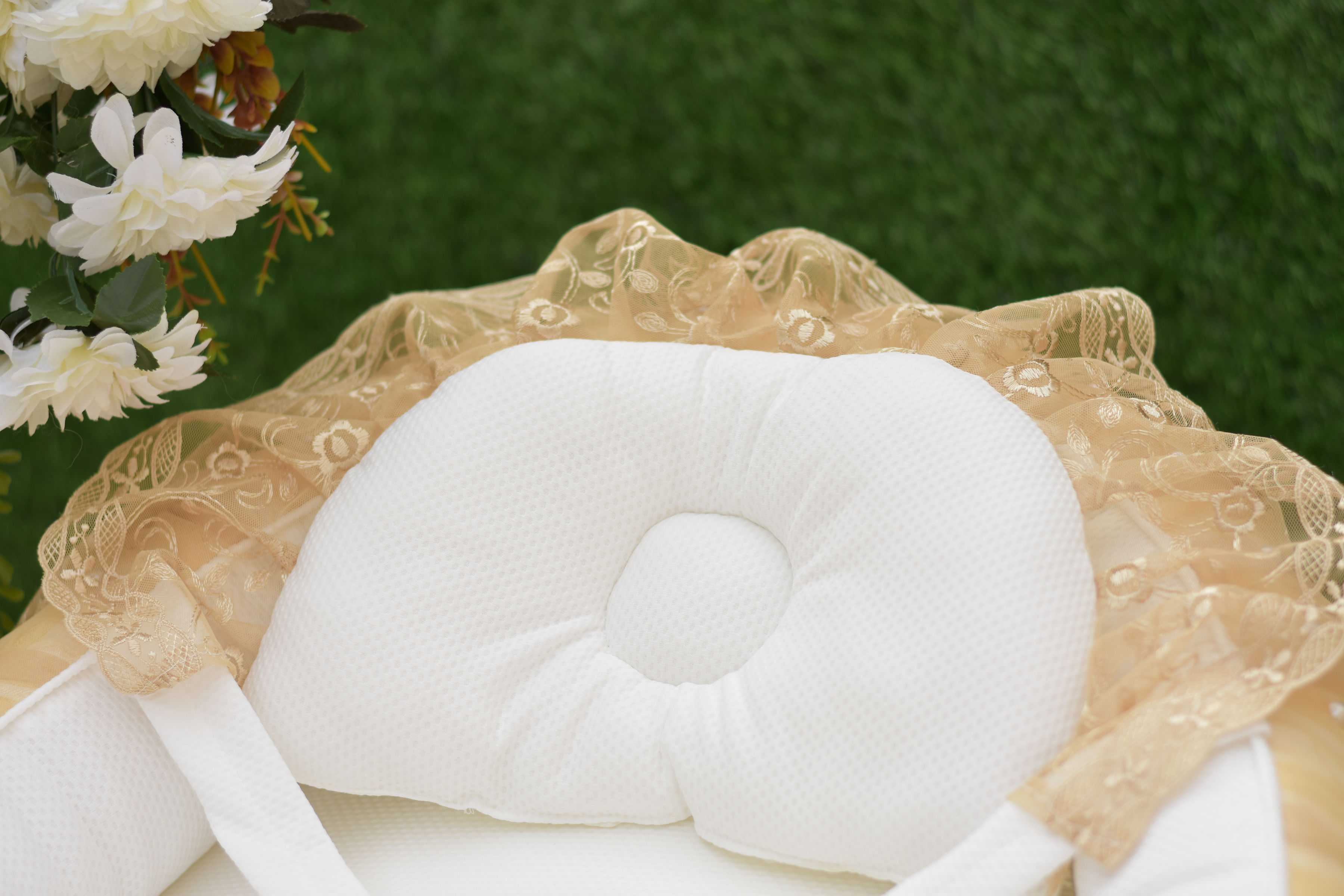Hazelnut Den Classic Baby Nest