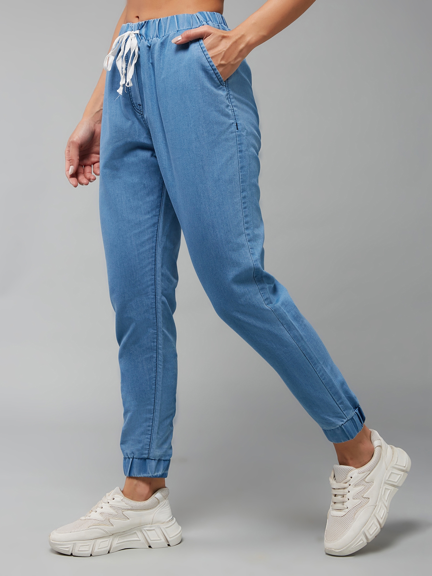 Dolce Crudo | Women's Blue Regular Fit Mid Rise Regular Length Non-Stretchable Denim Joggers