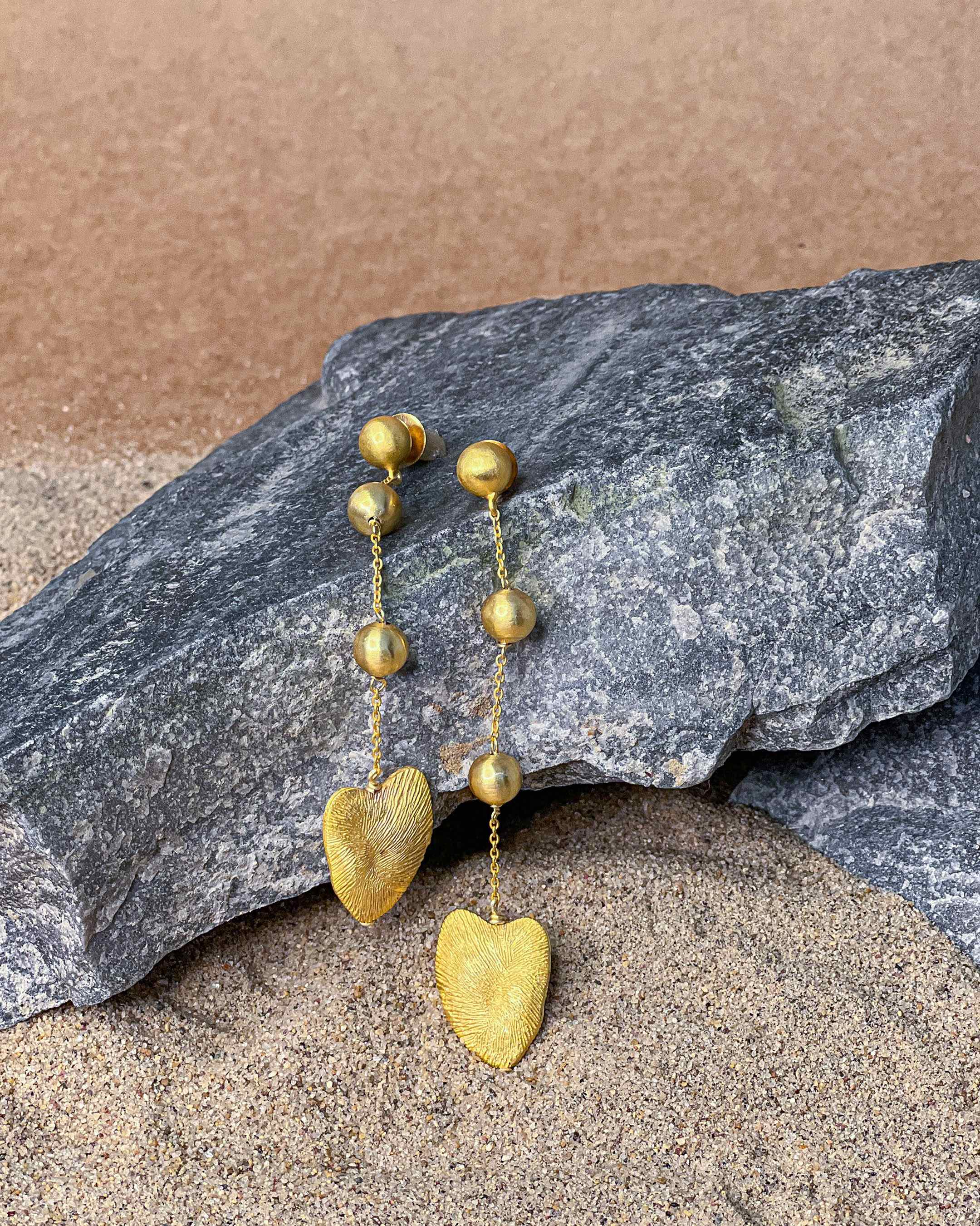 Amour Ball Earing