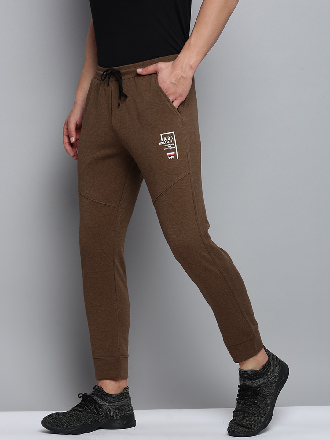 SHOWOFF Men's Solid Coffee Brown Regular Fit Jogger