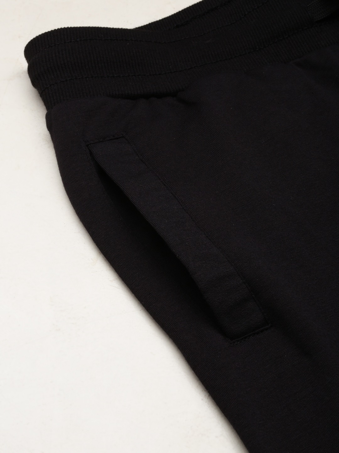 SHOWOFF Men's Knee Length Colourblocked Black Mid-Rise Sports Shorts