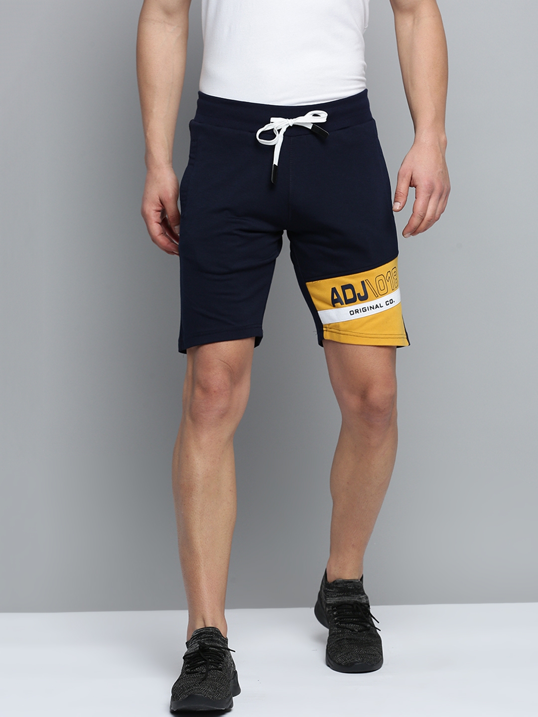 Showoff | SHOWOFF Men's Knee Length Colourblocked Navy Blue Mid-Rise Sports Shorts 0