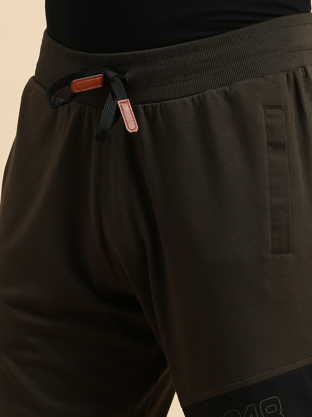 SHOWOFF Men's Knee Length Colourblocked Olive Mid-Rise Regular Shorts
