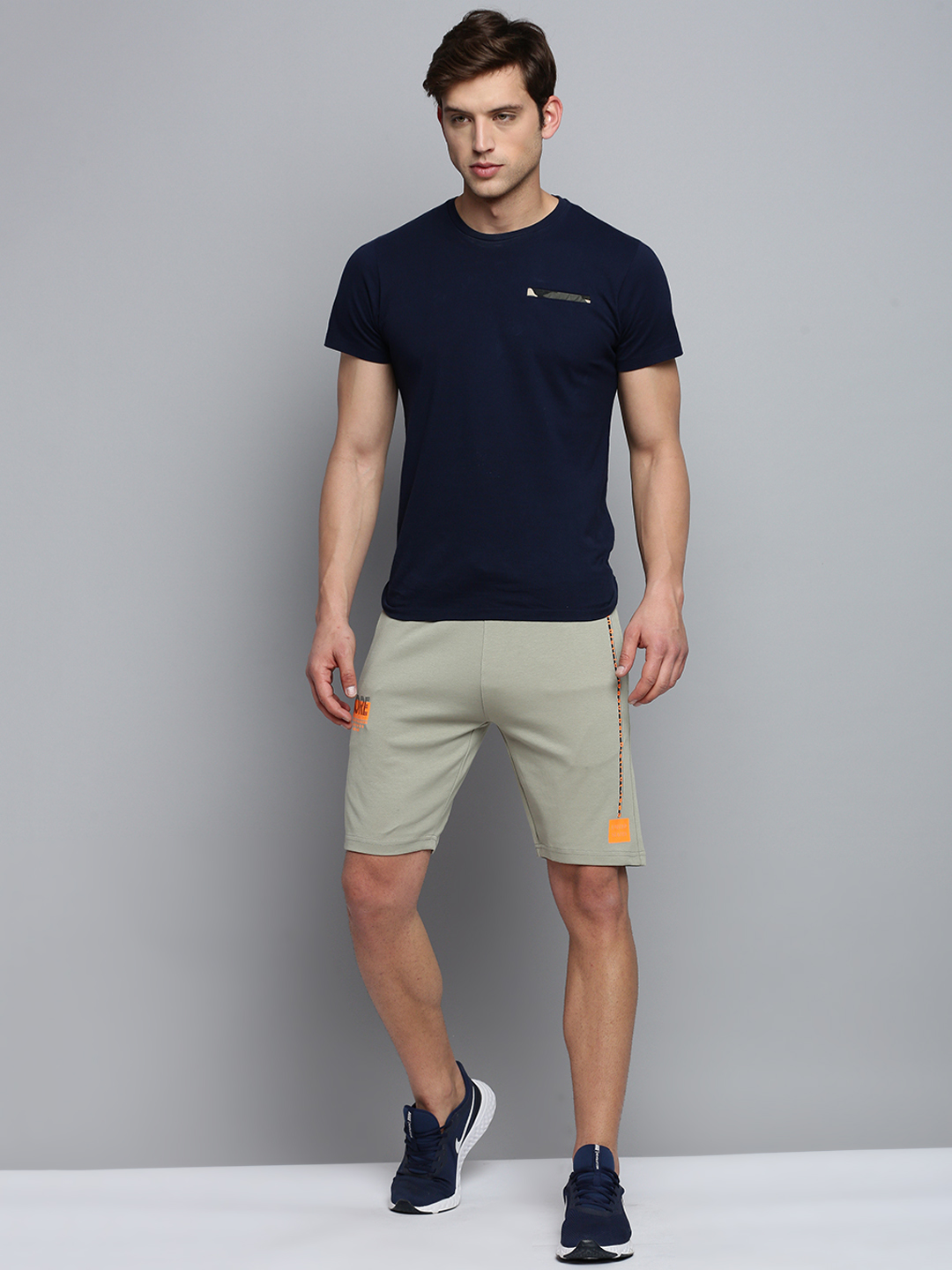 SHOWOFF Men's Knee Length Solid Olive Mid-Rise Sports Shorts