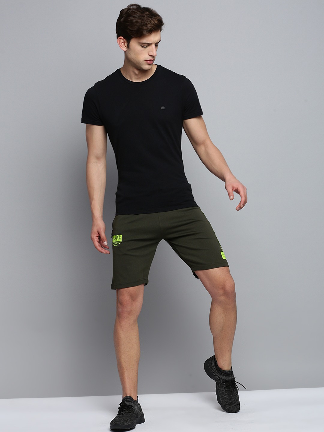 SHOWOFF Men's Knee Length Solid Olive Mid-Rise Sports Shorts