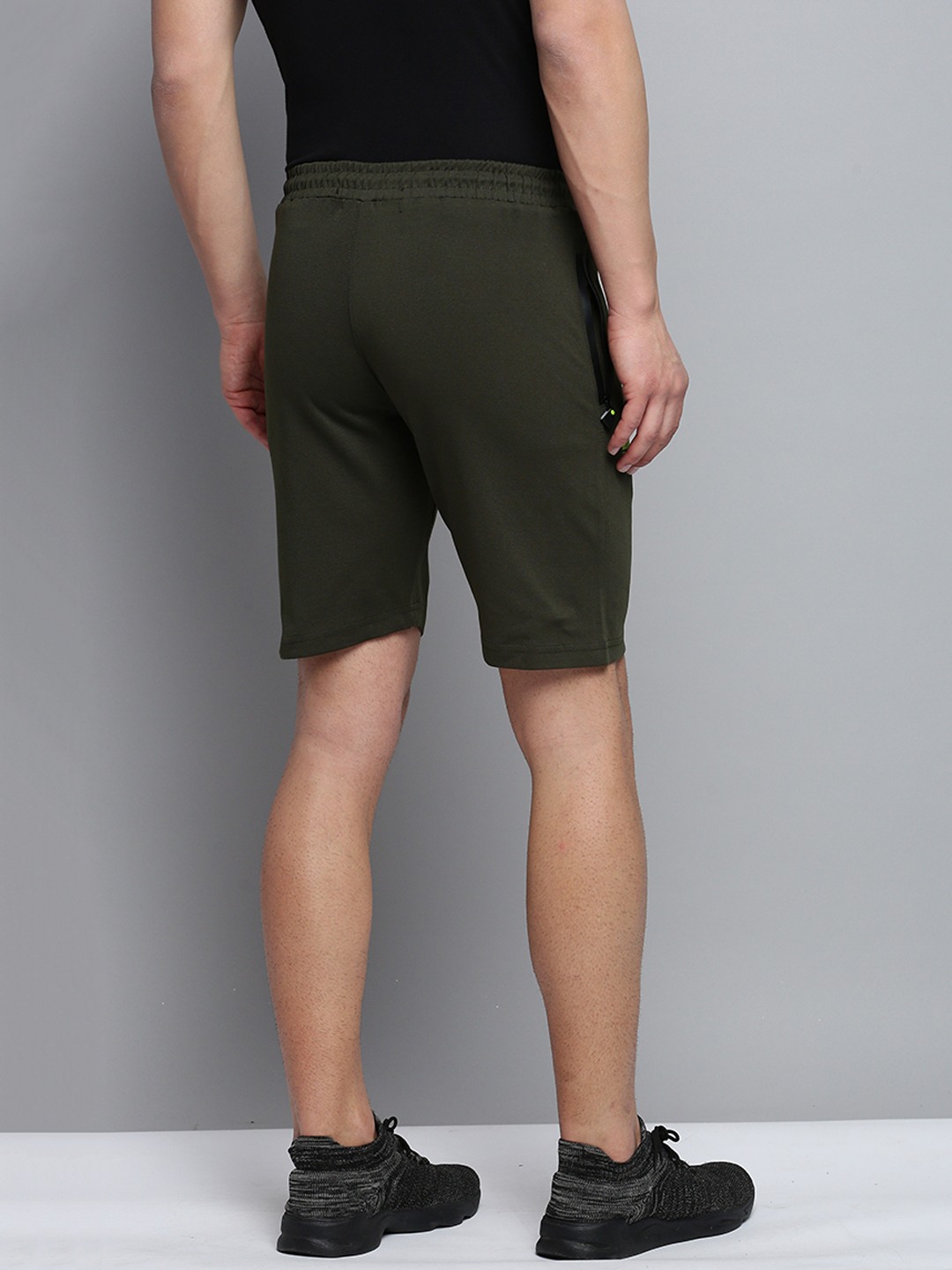 SHOWOFF Men's Knee Length Solid Olive Mid-Rise Sports Shorts