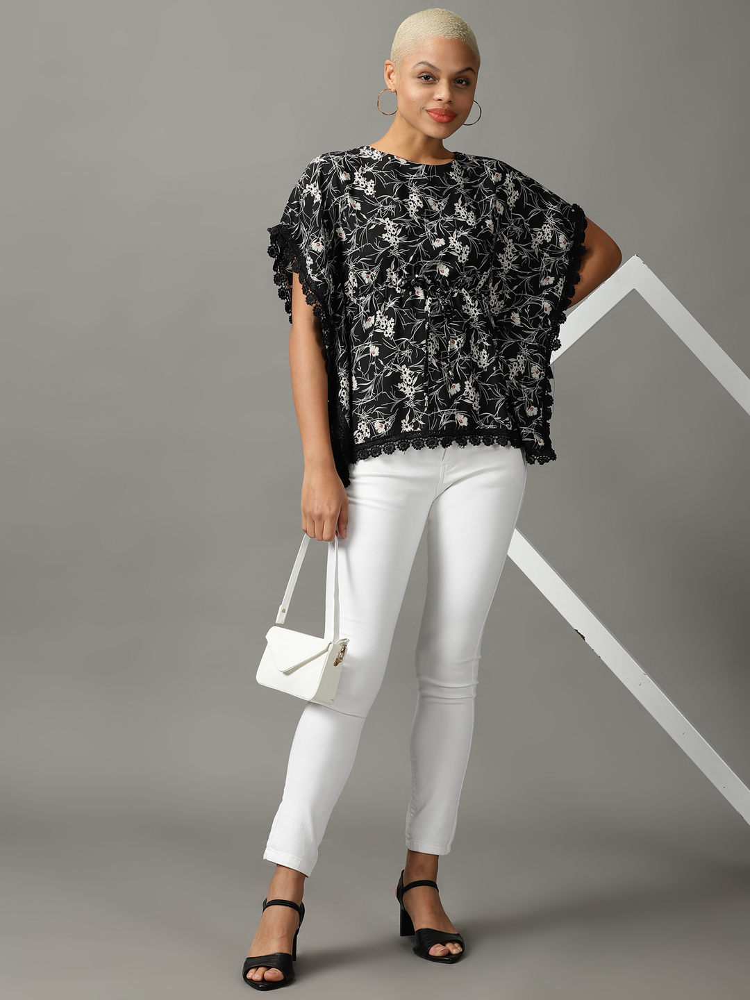 SHOWOFF Women Black Printed Round Neck Short Sleeves Regular Kaftan Top
