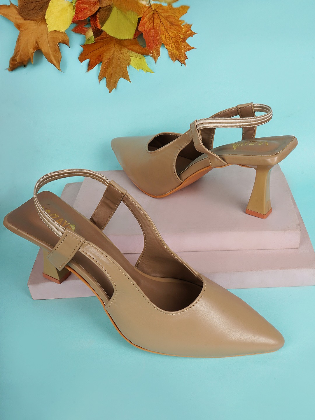 Women backstrap heel pumps