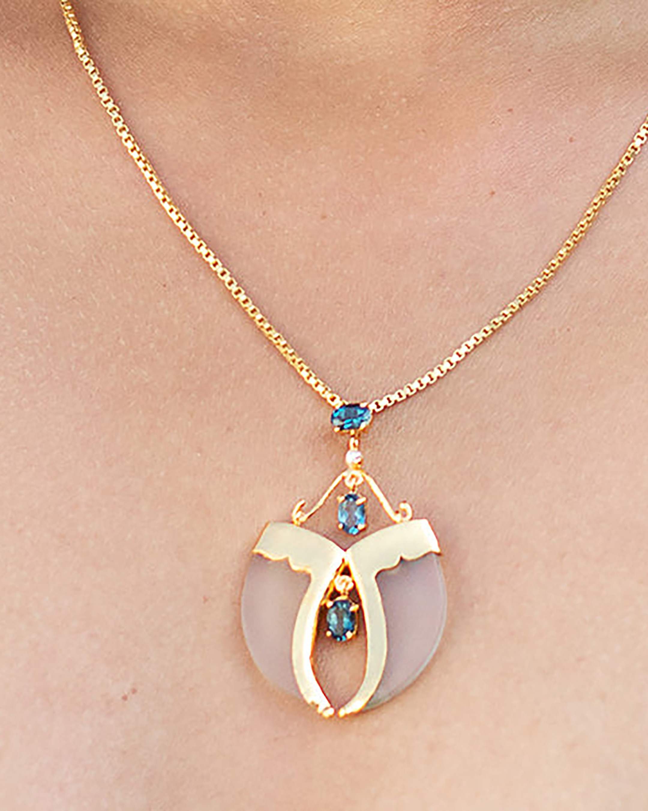 Avanigold Faux Tiger Claw Blue Imperial Pendant