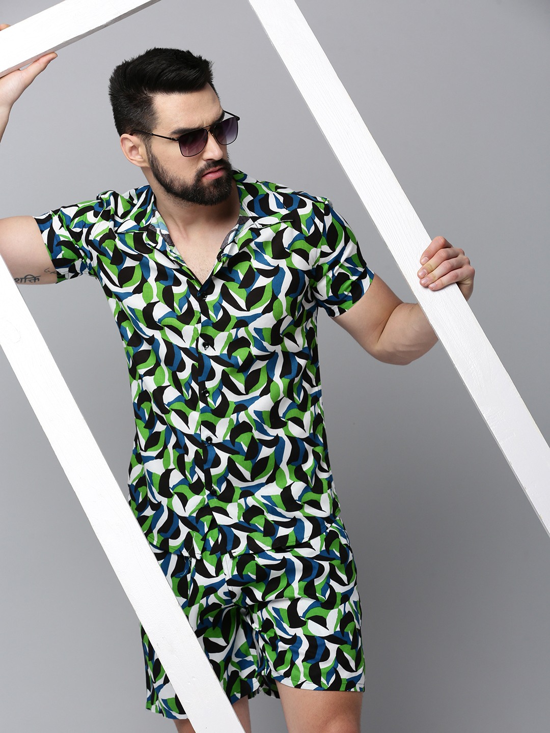 SHOWOFF Men's Shirt Collar Short Sleeves Printed Multi Co-Ords Set