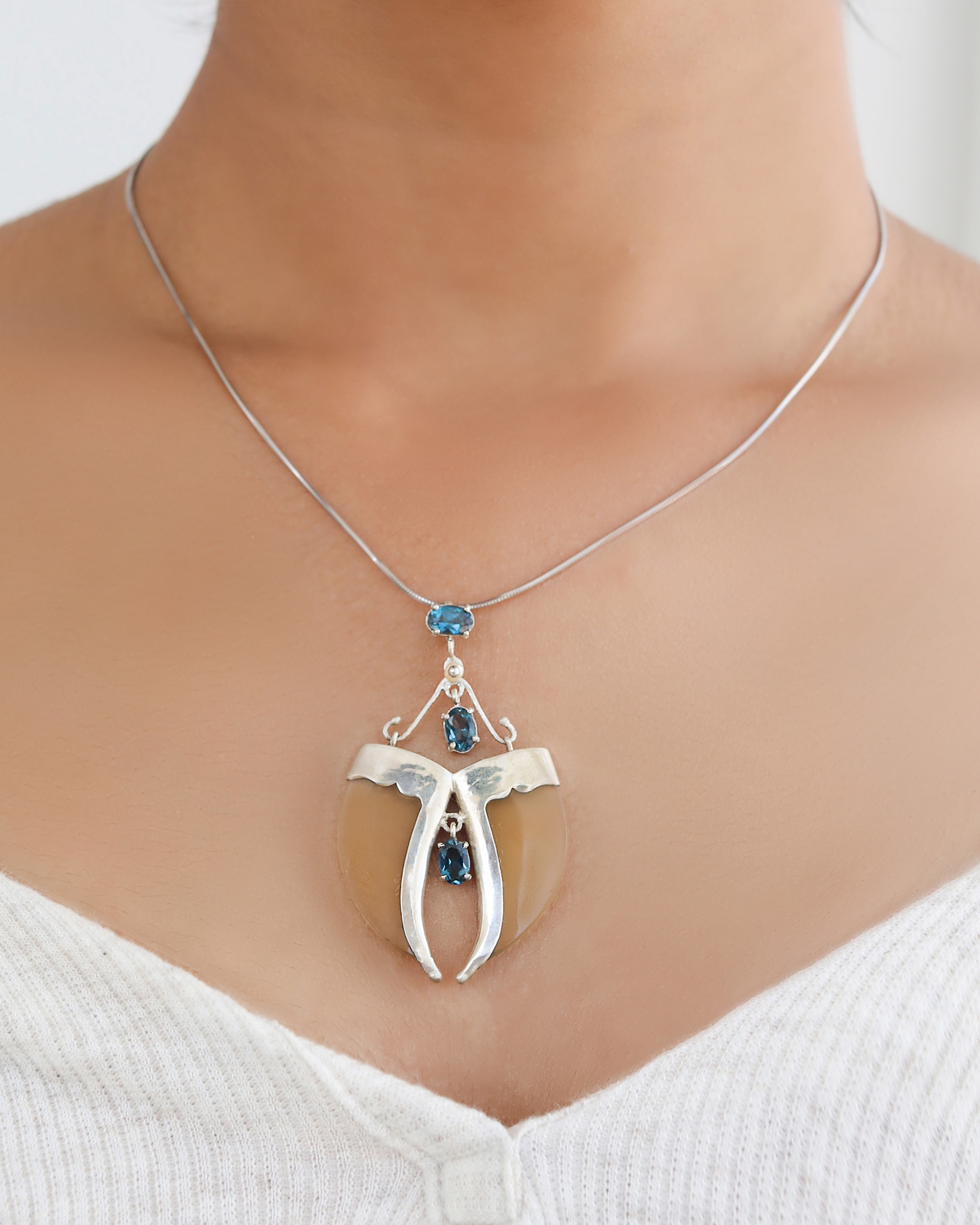 Avani Silver Faux Tiger Claw Blue Imperial Pendant