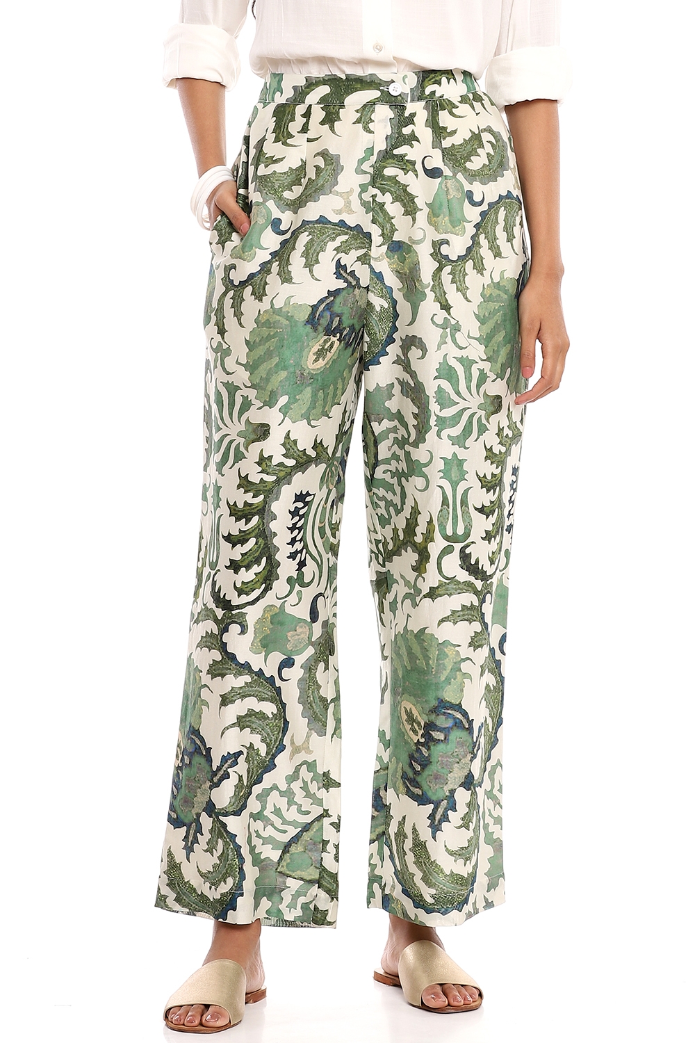 Buy American Eagle Women Green HighWaisted Printed Taper Leg Pant Online   522484
