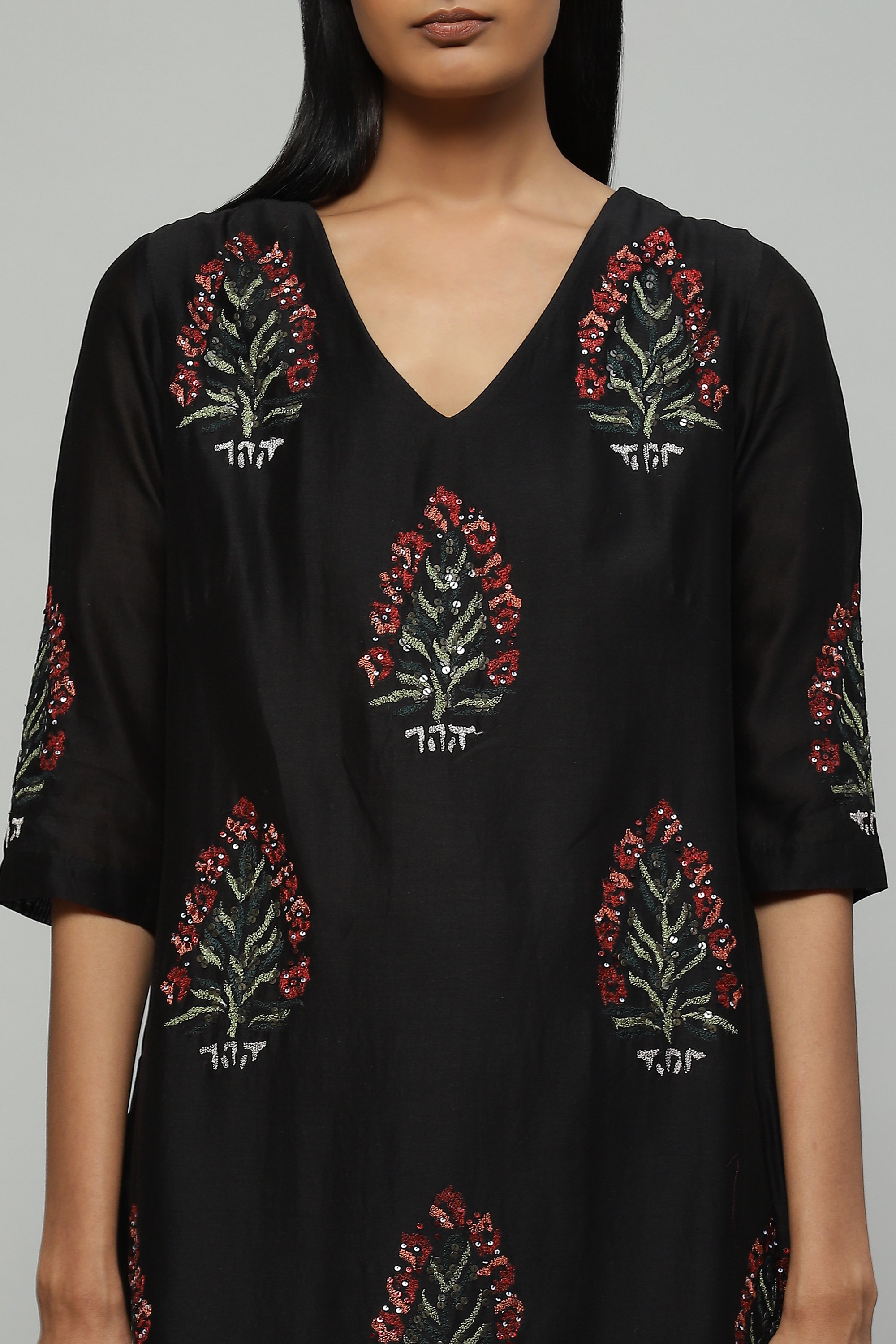 Embroidered And Sequinned Kurta