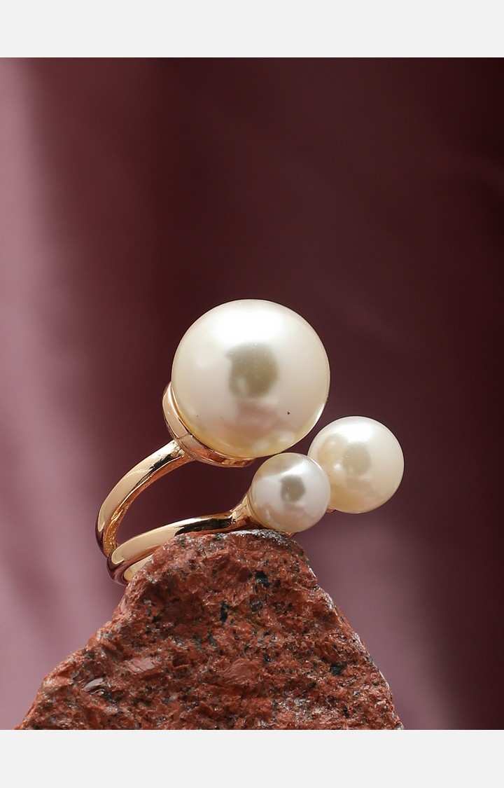 SOHI Women Gold-Plated White Pearl-Studded Finger Ring