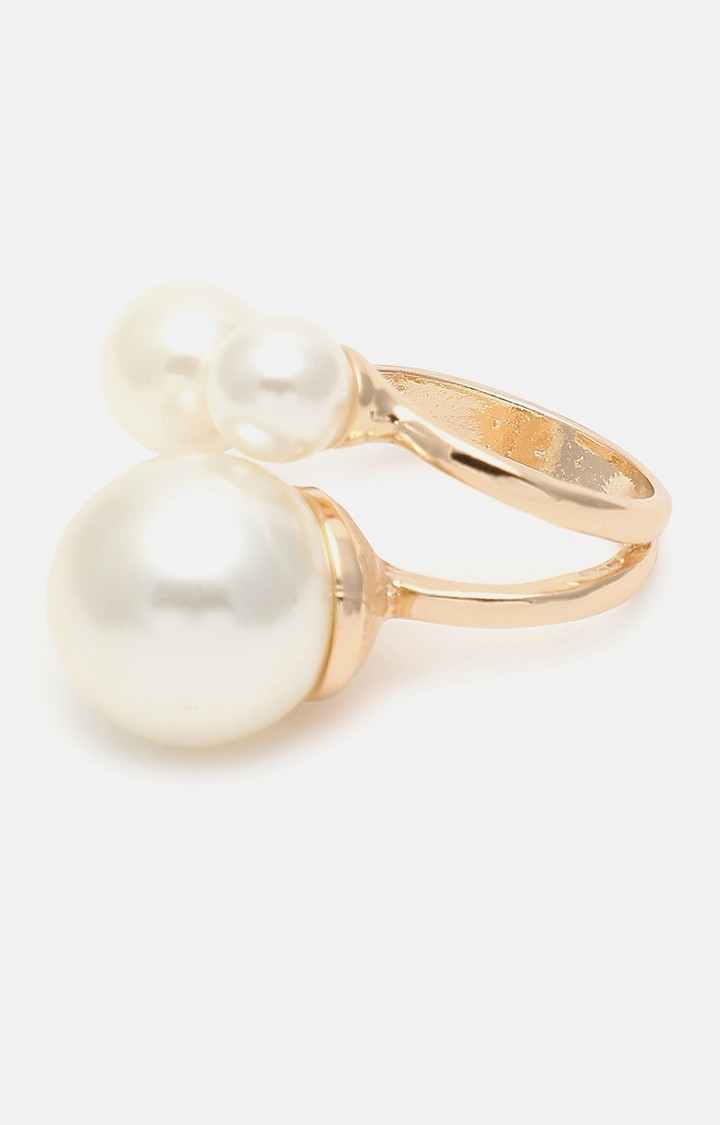 SOHI Women Gold-Plated White Pearl-Studded Finger Ring