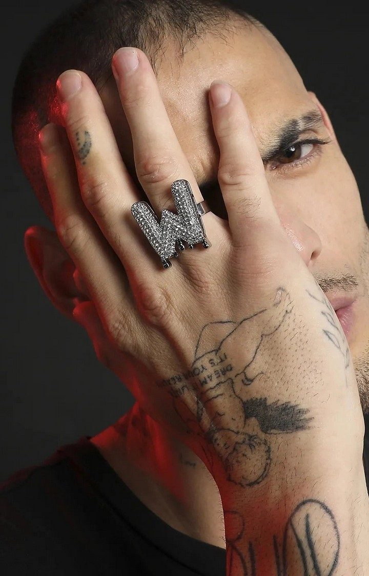 French Accent Men Silver-Plated Stone Studded W Alphabet Ring