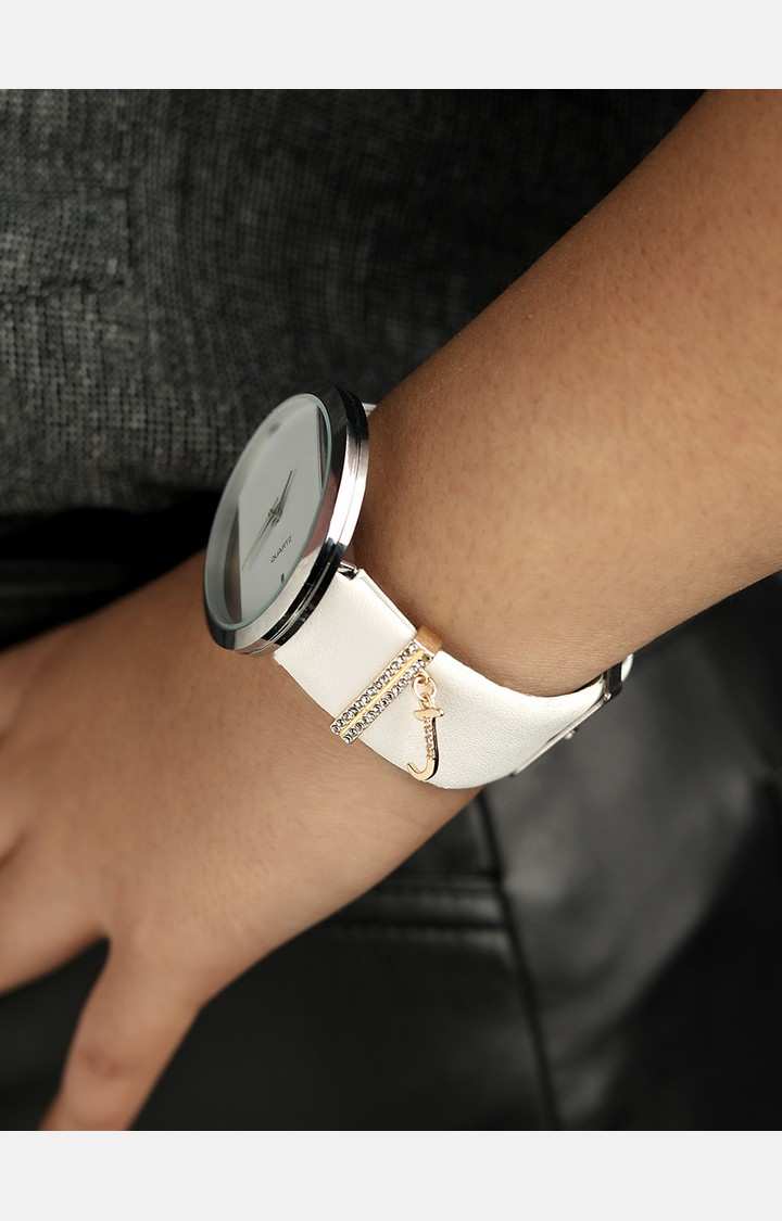 Women's Leather Strap Analogue Watch