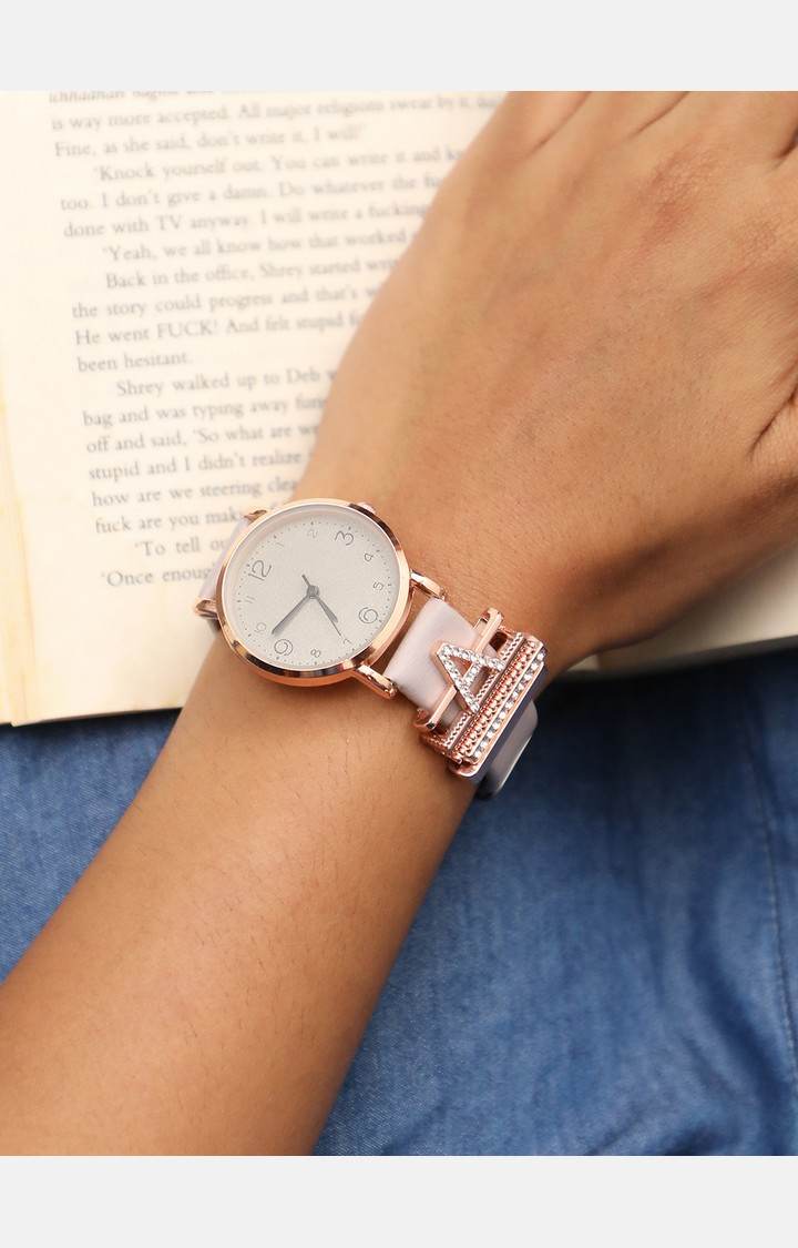 Women's Round Analog Watch With A Watch Charm