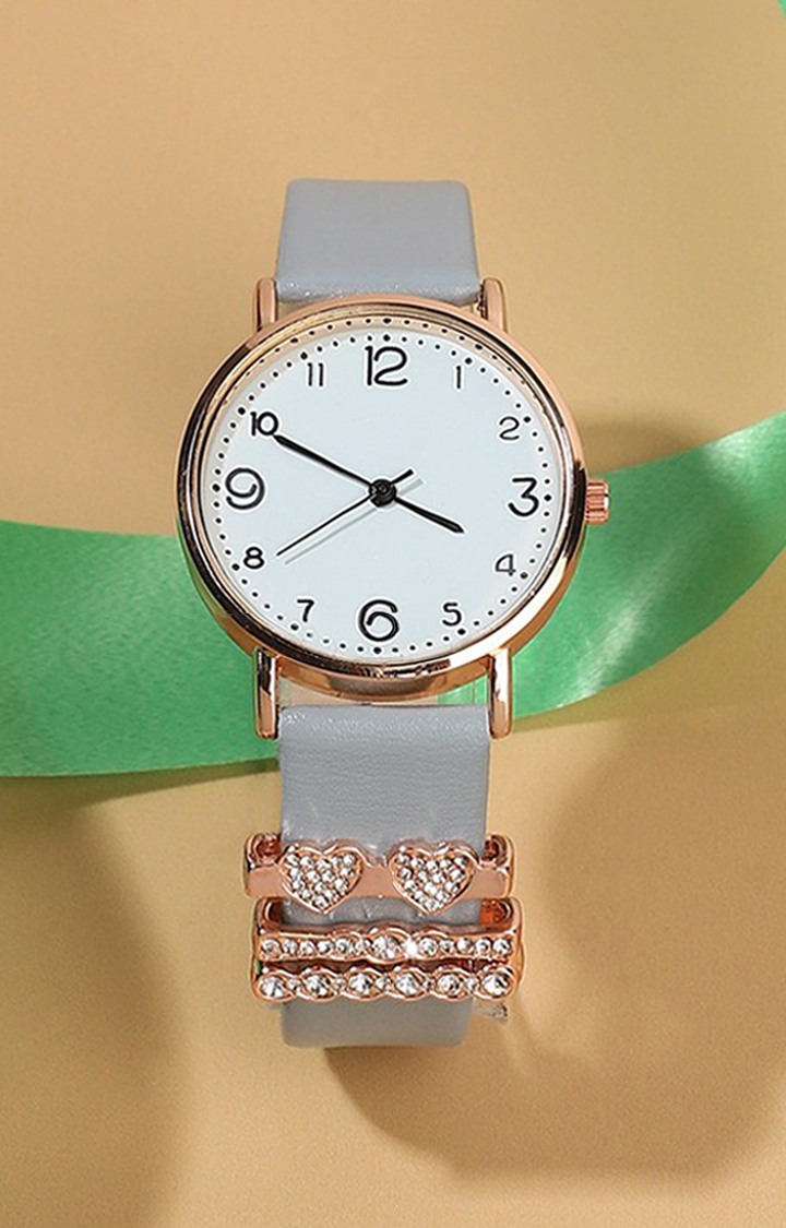 Women's Analogue Watch With Hearts Charm