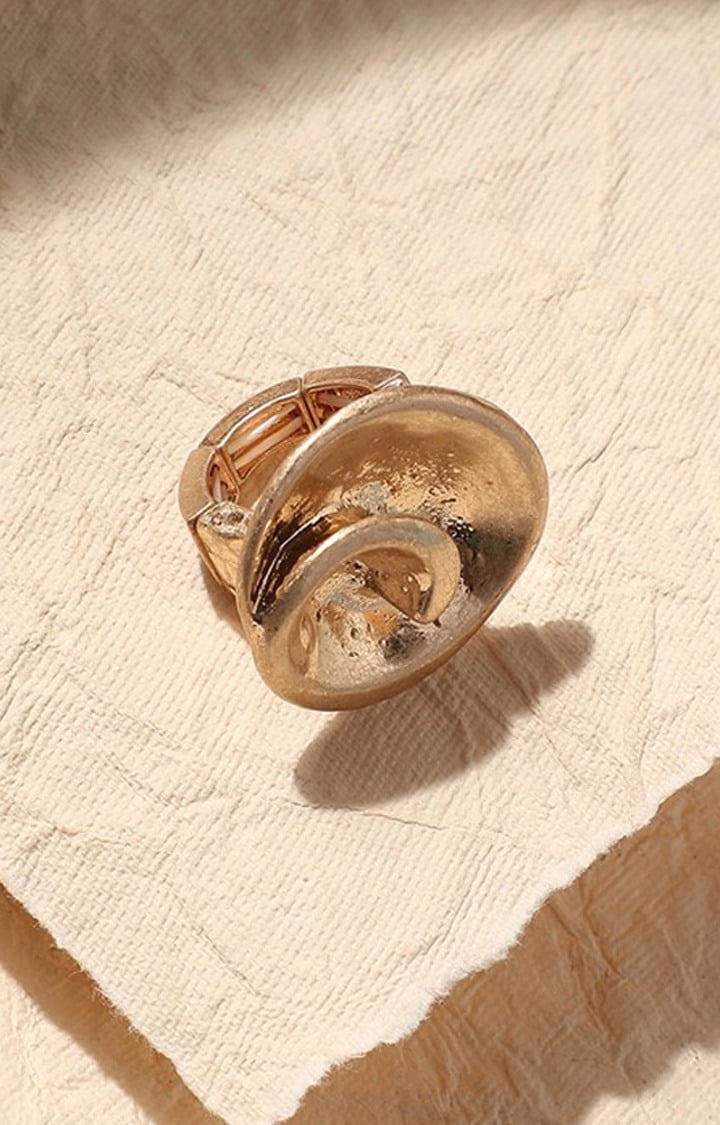 SOHI Gold-Plated Rose Swirl Cocktail Finger Ring