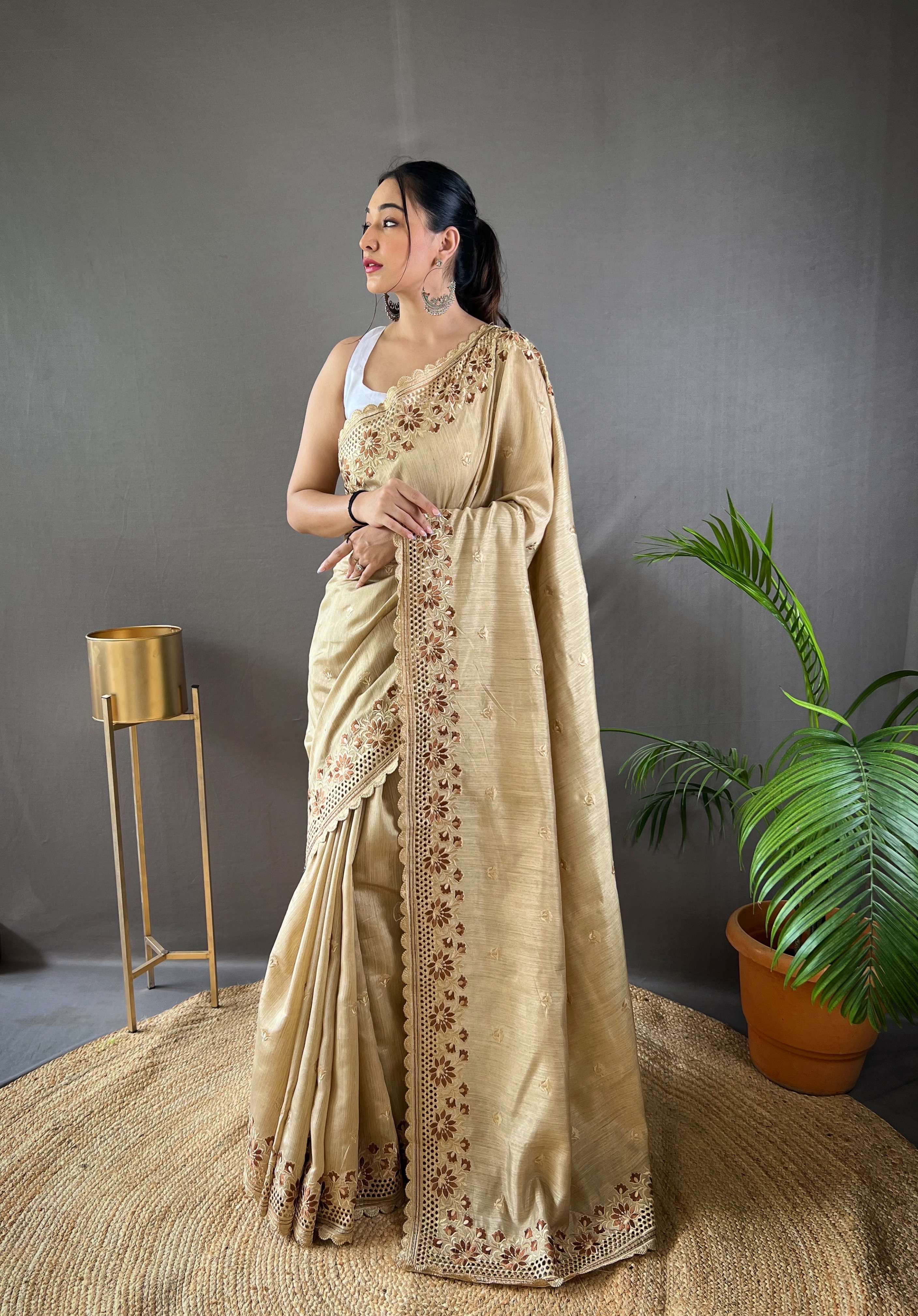 Women's Amaira Cream Matka Silk Saree