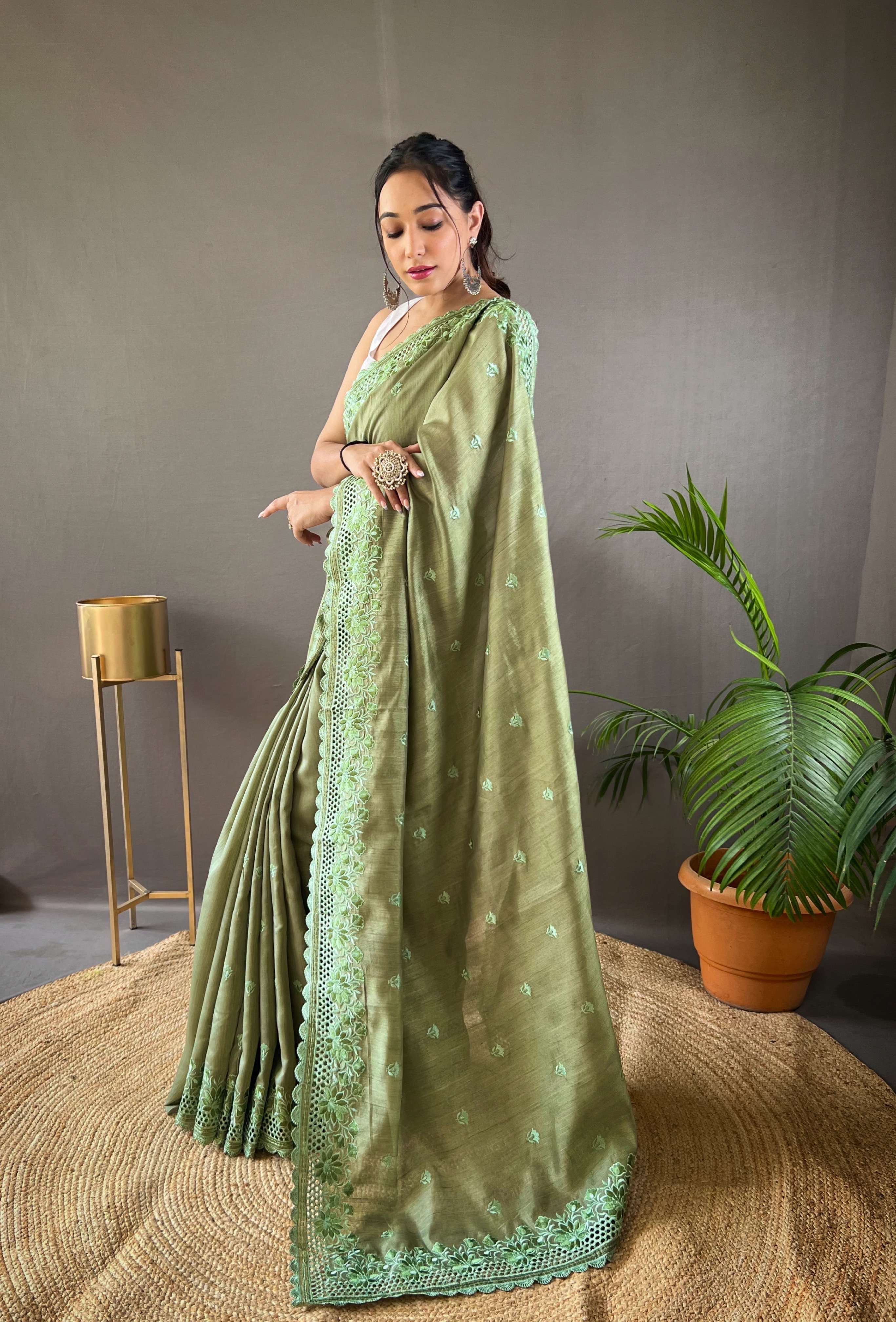 Women's Amaira Mehandi Matka Silk Saree